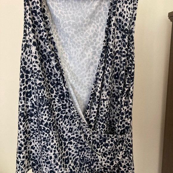 V neck faux wrap sleeveless top by Weekender - Picture 4 of 4